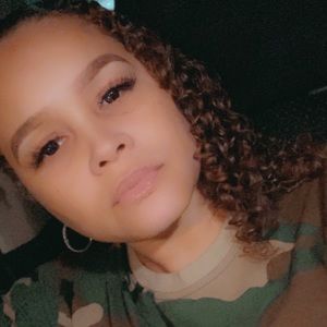 Meet your Posher, Sakara